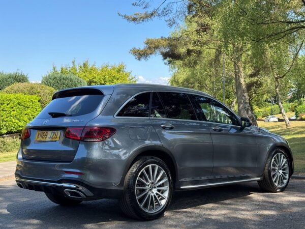 2020 Mercedes-Benz GLC220d 2.0 AMG Line (Premium) G-Tronic+ 4MATIC