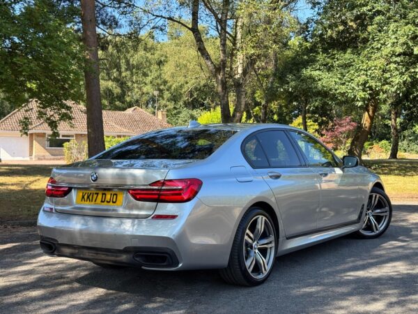 2017 BMW 750i 4.4 V8 M Sport Auto