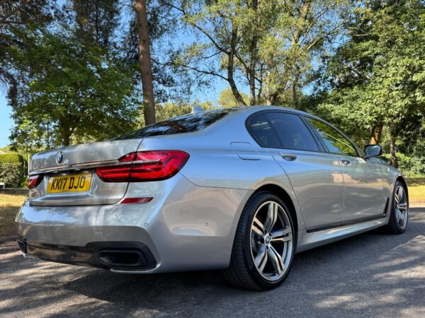 2017 BMW 750i 4.4 V8 M Sport Auto