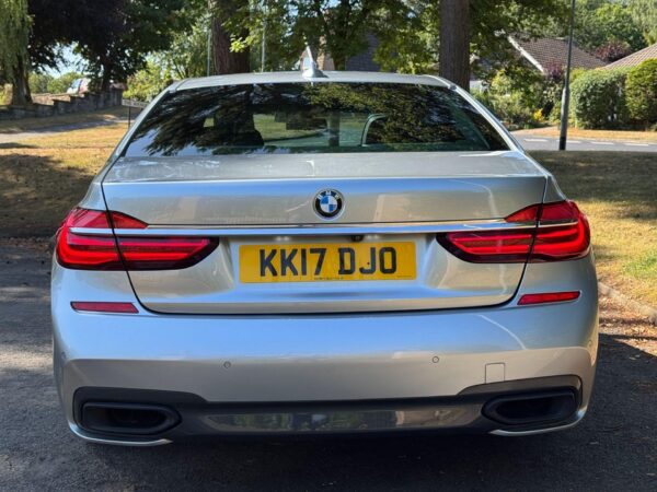 2017 BMW 750i 4.4 V8 M Sport Auto