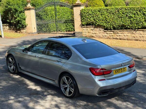 2017 BMW 750i 4.4 V8 M Sport Auto