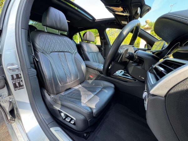 2017 BMW 750i 4.4 V8 M Sport Auto