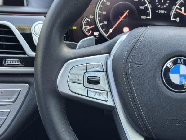 2017 BMW 750i 4.4 V8 M Sport Auto