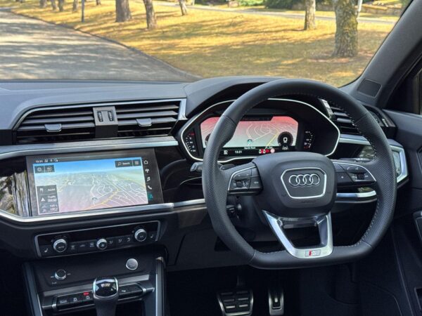 2019 Audi Q3 S Line Vorsprung 35 TDI S-A