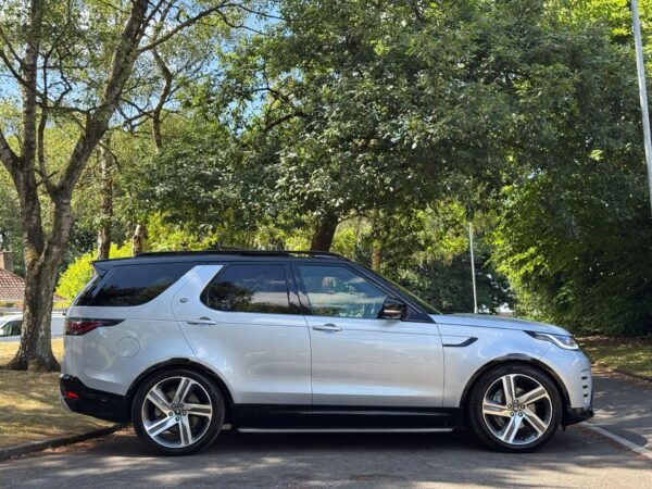2021 Land Rover Discovery 3.0 D300 MHEV R-Dynamic HSE Auto 4WD