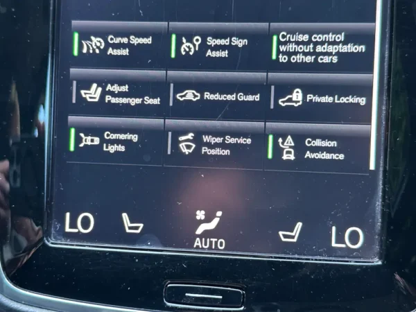 2020 VOLVO XC90 R-DESIGN B5 MHEV AWD AUTO