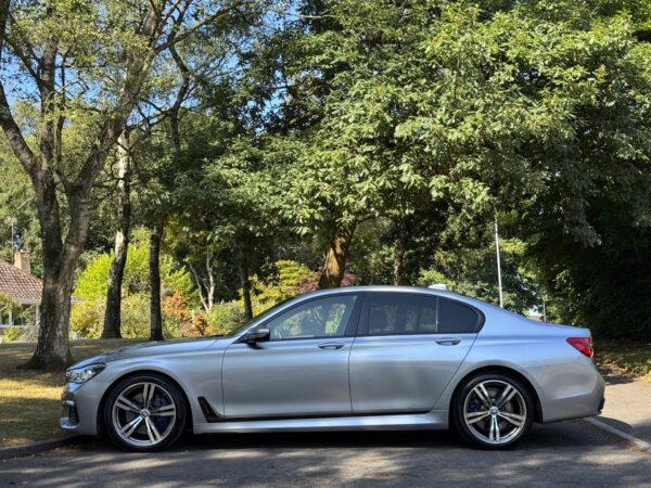 2017 BMW 750i 4.4 V8 M Sport Auto