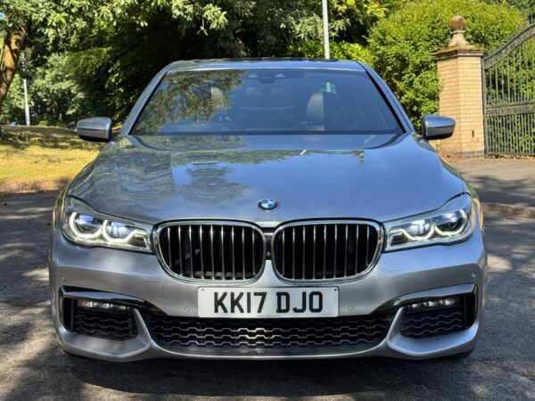 2017 BMW 750i 4.4 V8 M Sport Auto