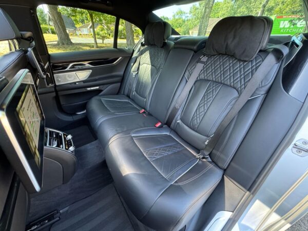 2017 BMW 750i 4.4 V8 M Sport Auto