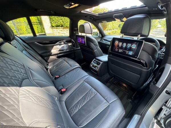 2017 BMW 750i 4.4 V8 M Sport Auto