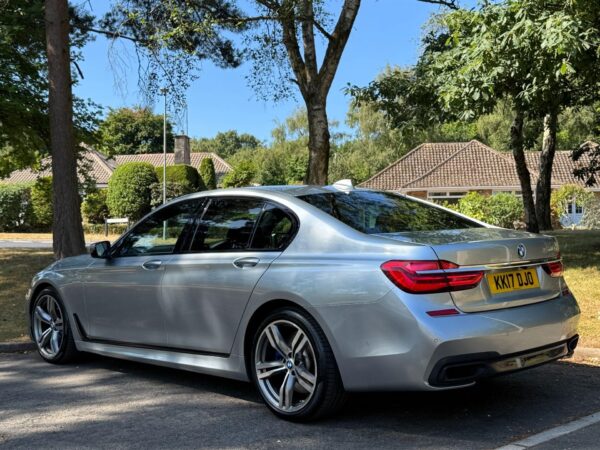 2017 BMW 750i 4.4 V8 M Sport Auto