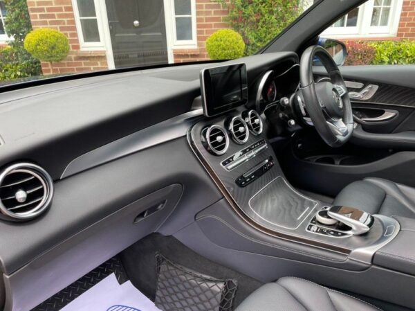 2017 Mercedes-Benz GLC Class 2.1 GLC 250d AMG Line (Premium) G-Tronic 4MATIC