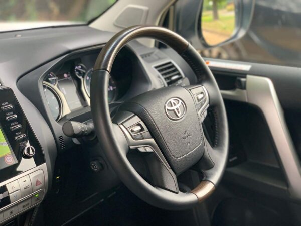2021 TOYOTA LAND CRUISER D-4D INVINCIBLE