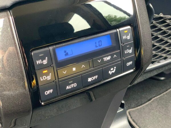 2021 TOYOTA LAND CRUISER D-4D INVINCIBLE