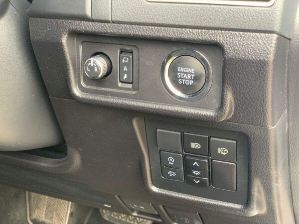 2021 TOYOTA LAND CRUISER D-4D INVINCIBLE