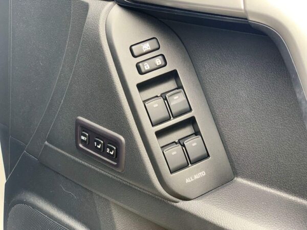2021 TOYOTA LAND CRUISER D-4D INVINCIBLE
