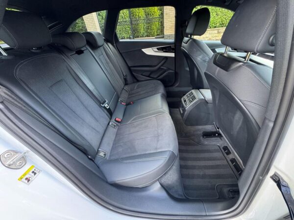 2022 Audi A4 Avant S Line 35 TDI MHEV S-A