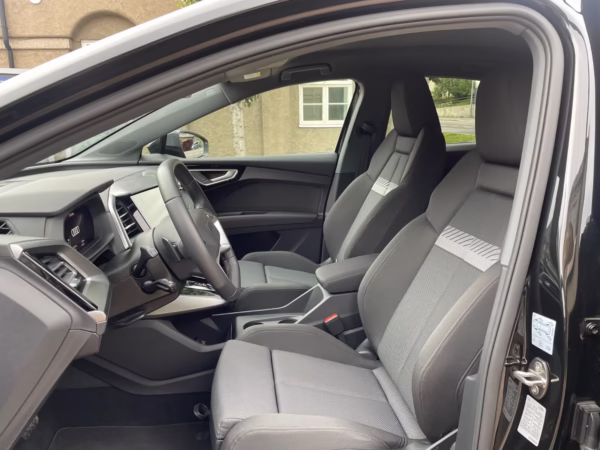 €9210 - 2022 Audi Q4 e-Tron 35