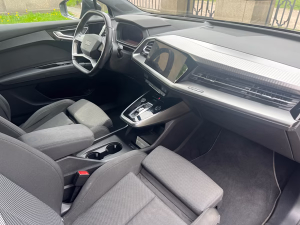 €9210 - 2022 Audi Q4 e-Tron 35
