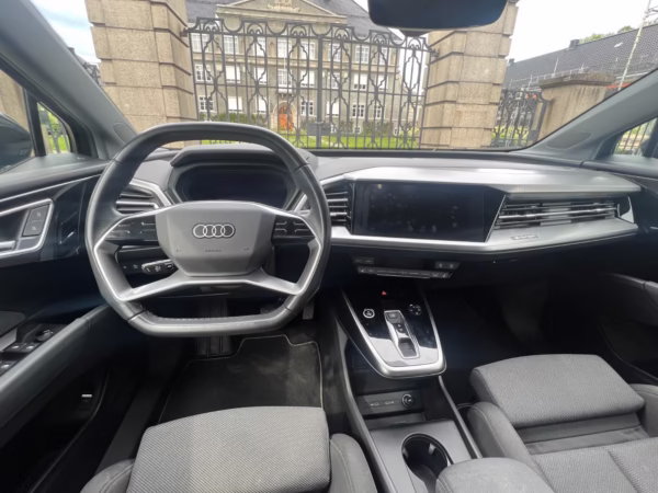€9210 - 2022 Audi Q4 e-Tron 35