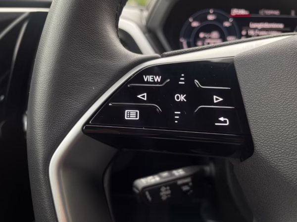€9210 - 2022 Audi Q4 e-Tron 35