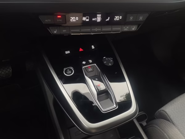 €9210 - 2022 Audi Q4 e-Tron 35
