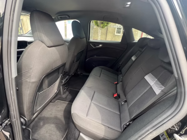 €9210 - 2022 Audi Q4 e-Tron 35
