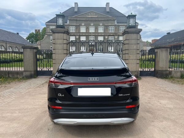 €9210 - 2022 Audi Q4 e-Tron 35