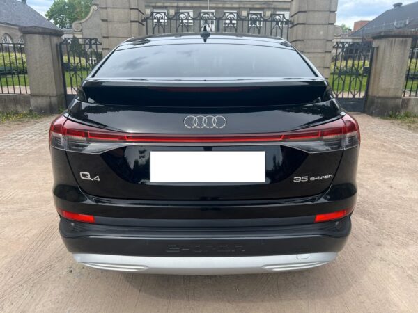 €9210 - 2022 Audi Q4 e-Tron 35