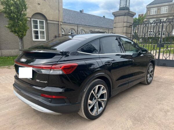 €9210 - 2022 Audi Q4 e-Tron 35