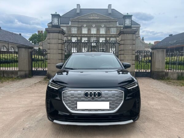 €9210 - 2022 Audi Q4 e-Tron 35